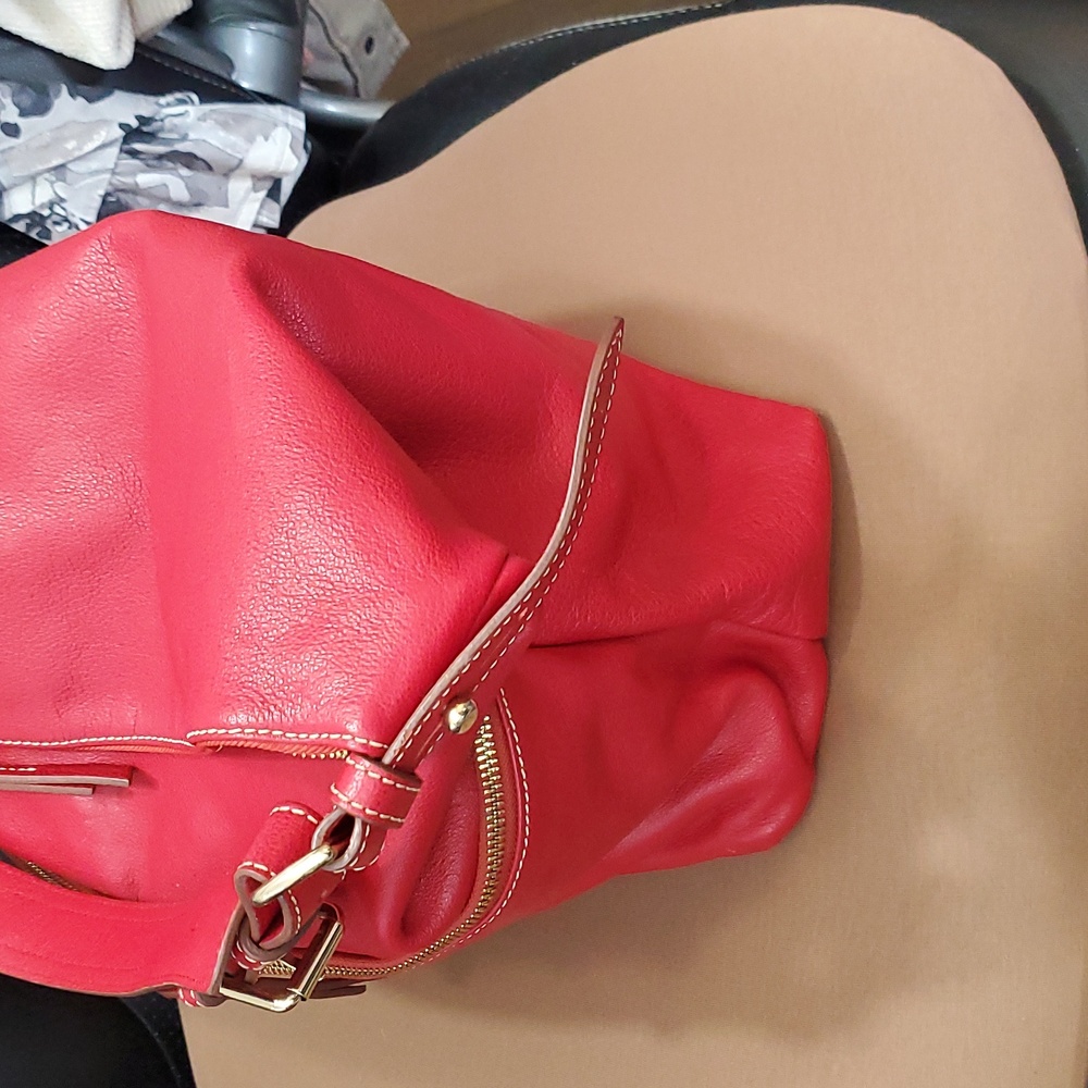 Dooney & Bourke Large Red Pebble Leather Hobo Dillen Pocket Sac - Picture 4 of 11